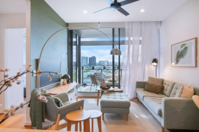 'Sage Bloom' Elegant Newstead Stay with Shared Pool